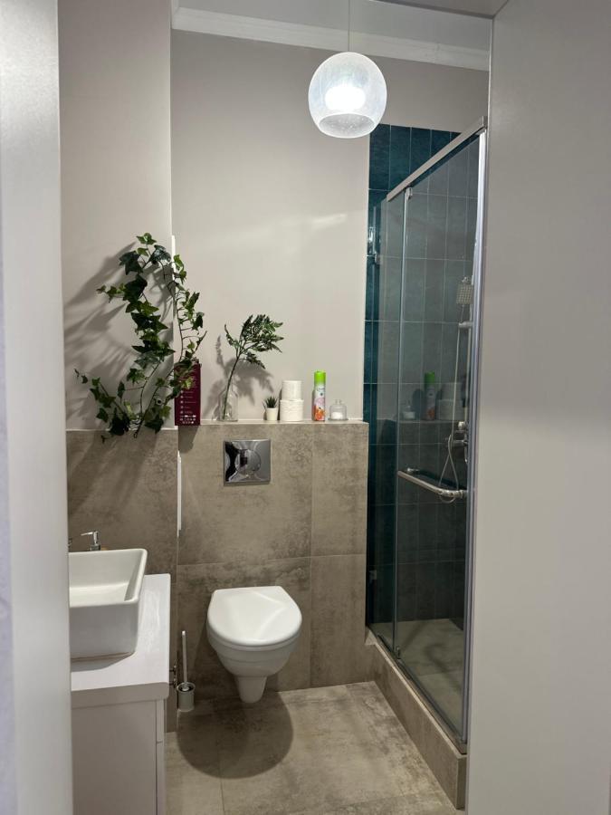тропики в толе Apartment Nur-Sultan (Astana)